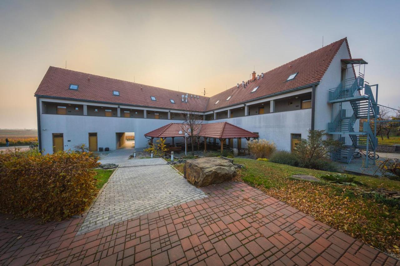 Hotel Madl Velké Bílovice 外观 照片
